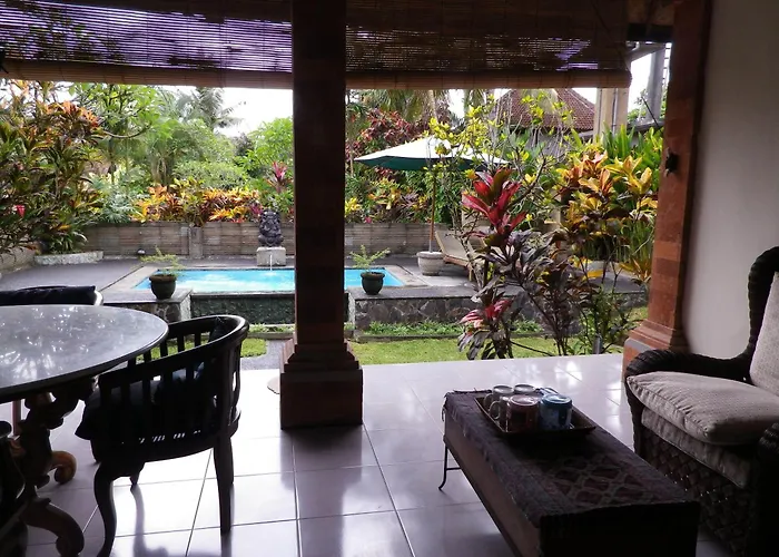 バリ ブリーズ バンガローズ ヴィラ